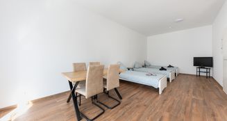 von_poll_real_estate_property_2541006A1_image_20