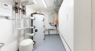 von_poll_real_estate_property_2541004W5_image_16