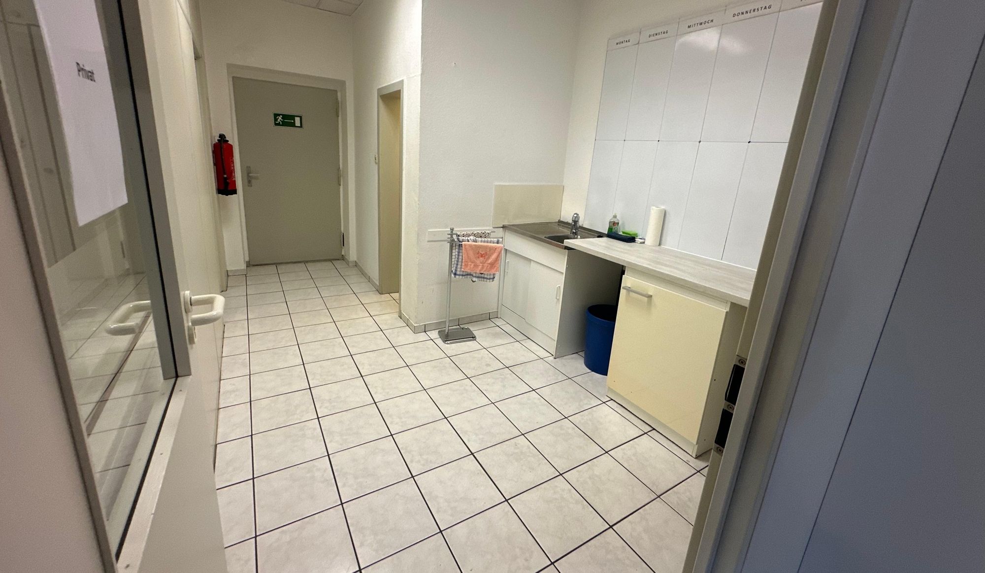 Vielseitige Gewerbefläche mit Lager- und Stellplatzoption in Köln-Ehrenfeld