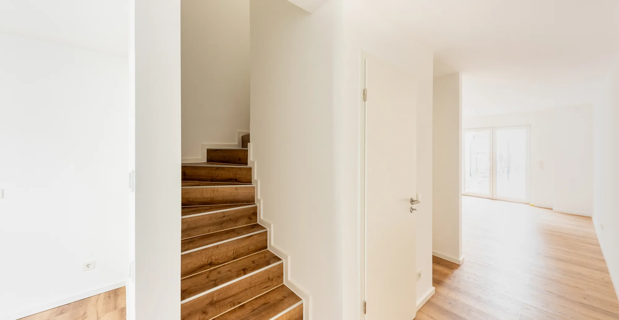 Hochwertiger Neubau mit 6 freien Wohneinheiten in Köln-Lövenich – Ideal für Anleger & Eigennutzer