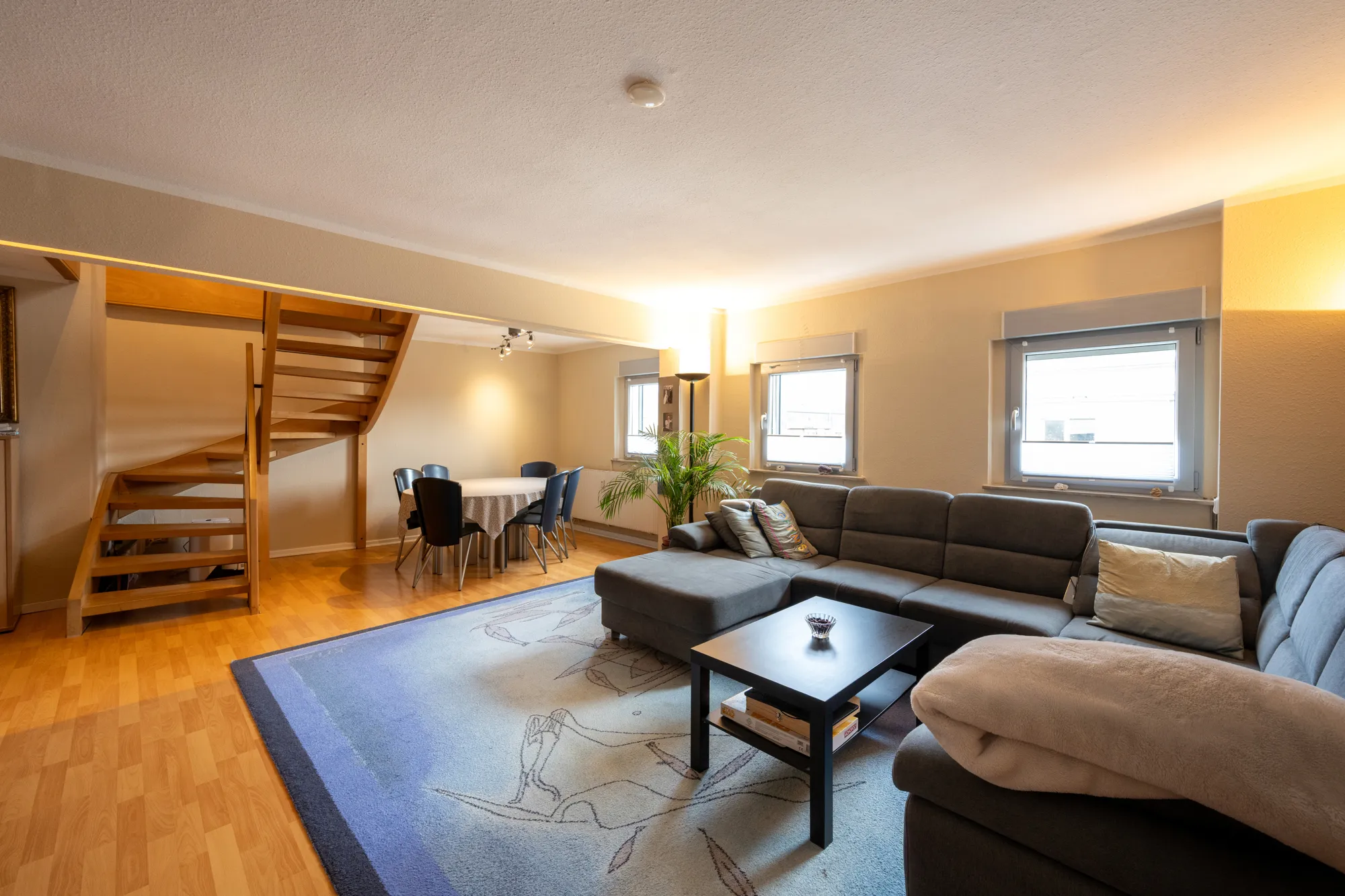 Wohn- und Geschäftshaus in prägnanter Lage und freier Wohnung in Braunsfeld