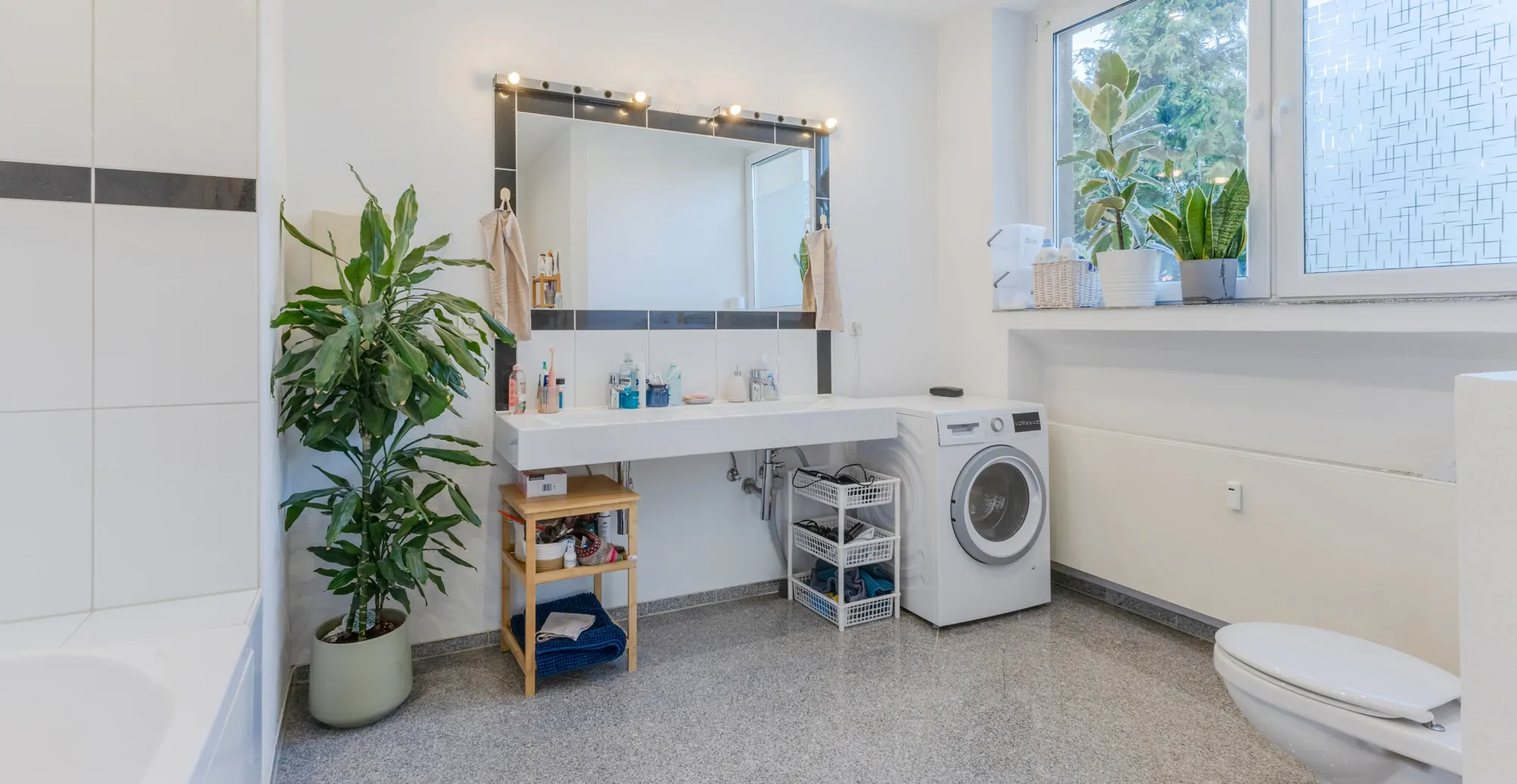 Wohn- und Geschäftshaus in prägnanter Lage und freier Wohnung in Braunsfeld