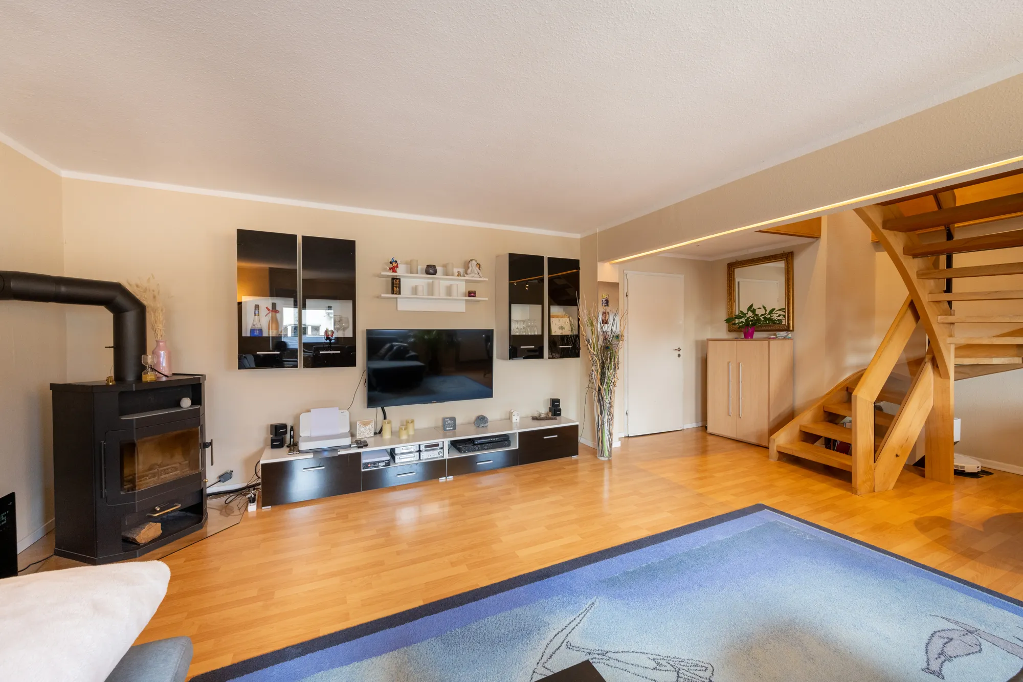 Wohn- und Geschäftshaus in prägnanter Lage und freier Wohnung in Braunsfeld