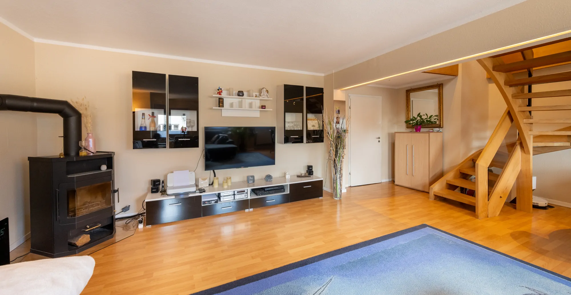 Wohn- und Geschäftshaus in prägnanter Lage und freier Wohnung in Braunsfeld