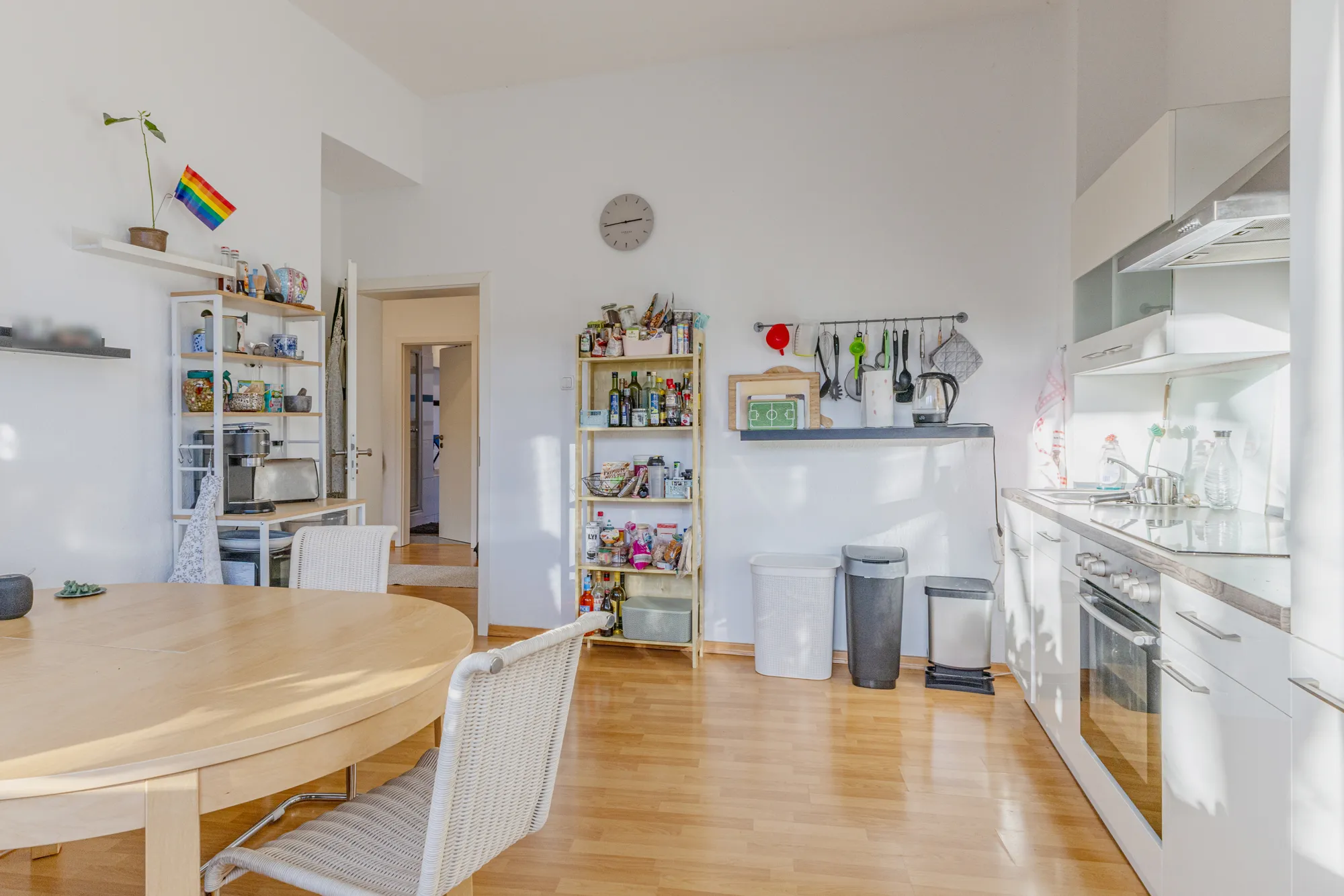 Wohn- und Geschäftshaus in prägnanter Lage und freier Wohnung in Braunsfeld