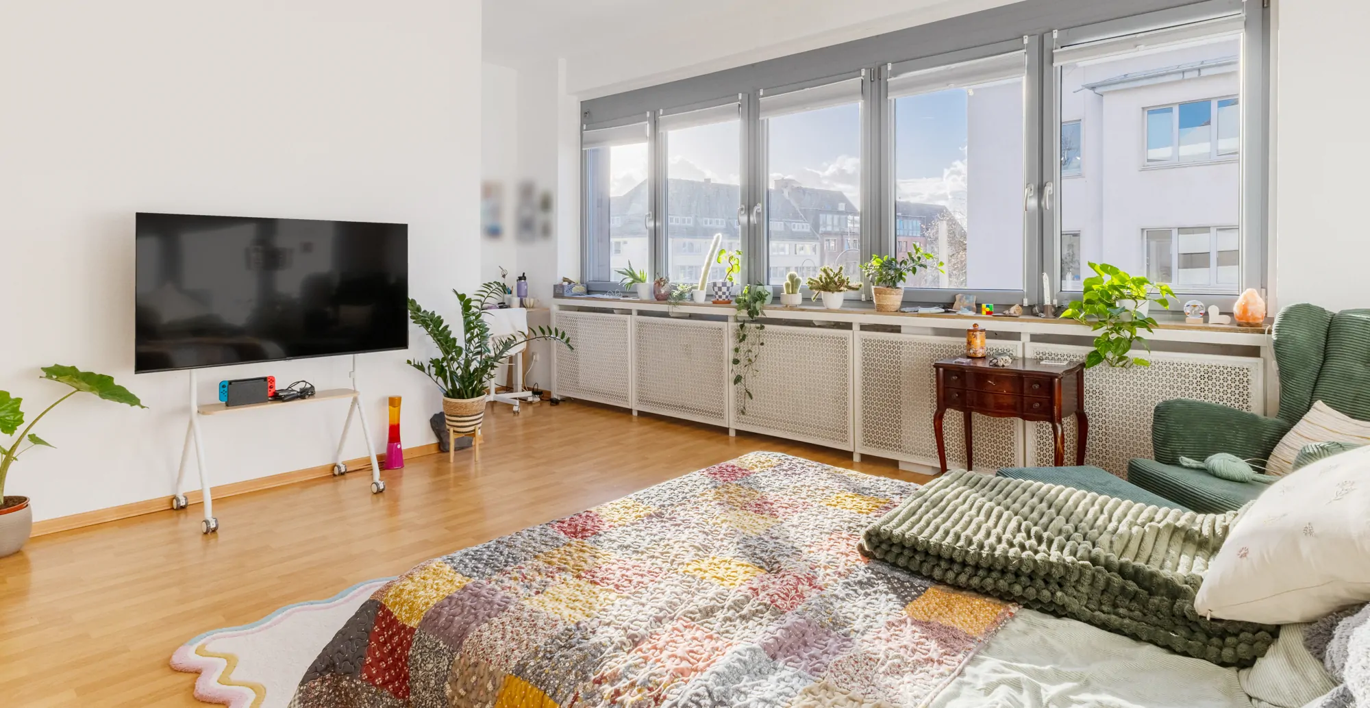 Wohn- und Geschäftshaus in prägnanter Lage und freier Wohnung in Braunsfeld