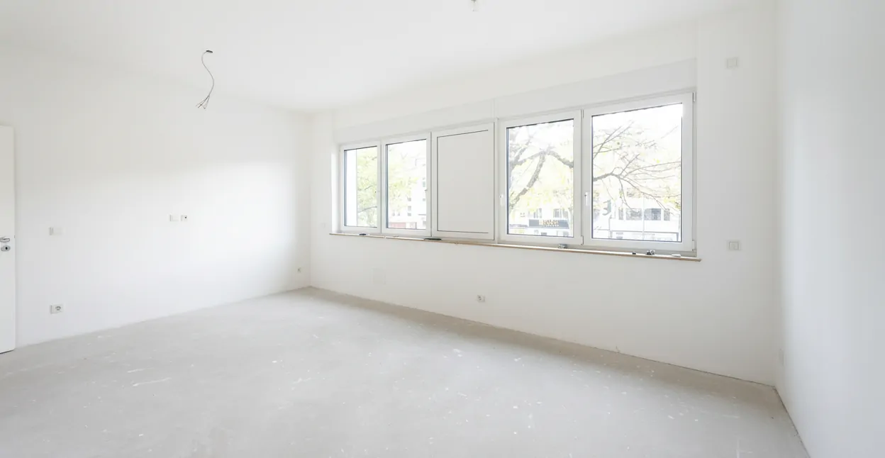 Wohn- und Geschäftshaus in prägnanter Lage und freier Wohnung in Braunsfeld