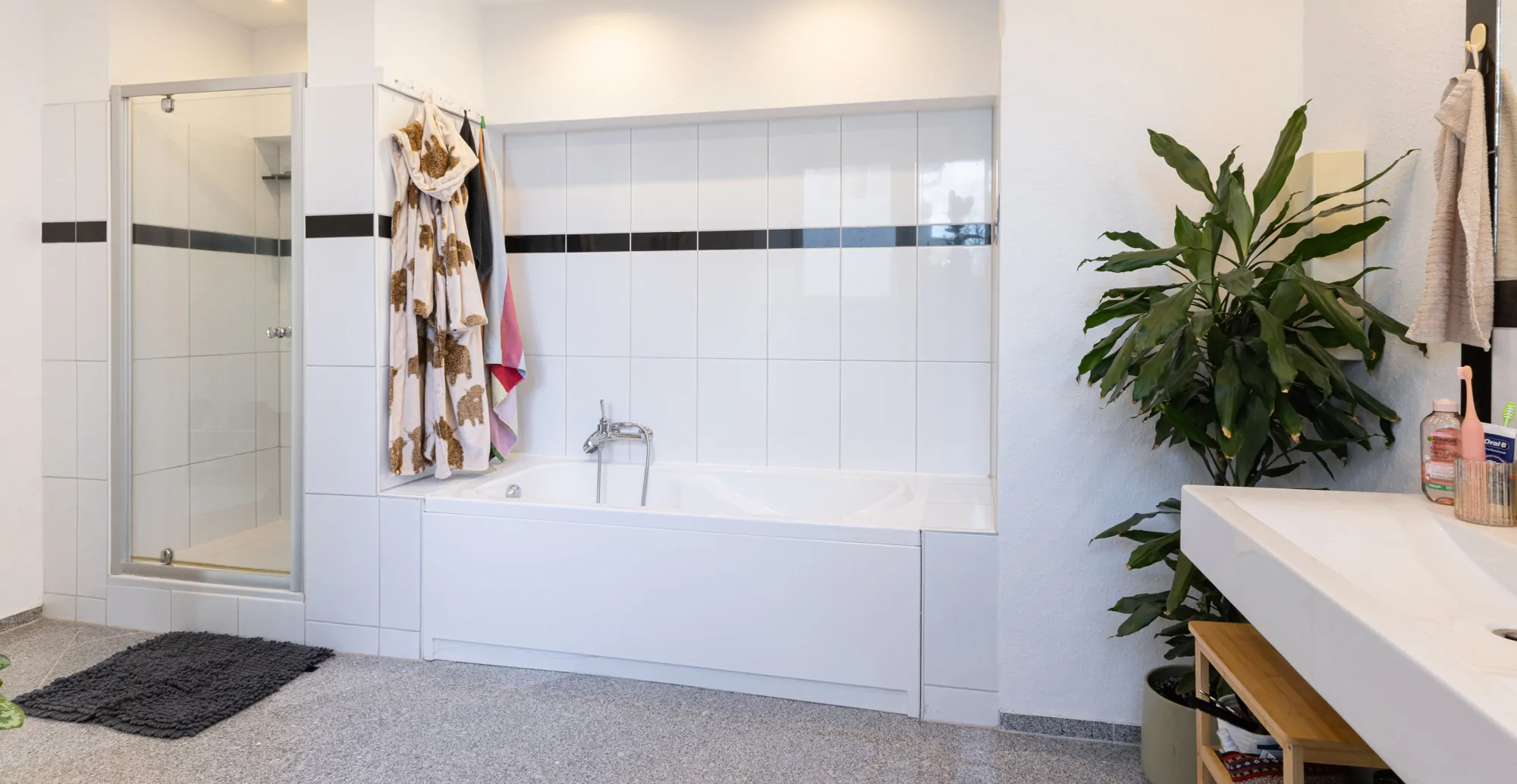 Wohn- und Geschäftshaus in prägnanter Lage und freier Wohnung in Braunsfeld