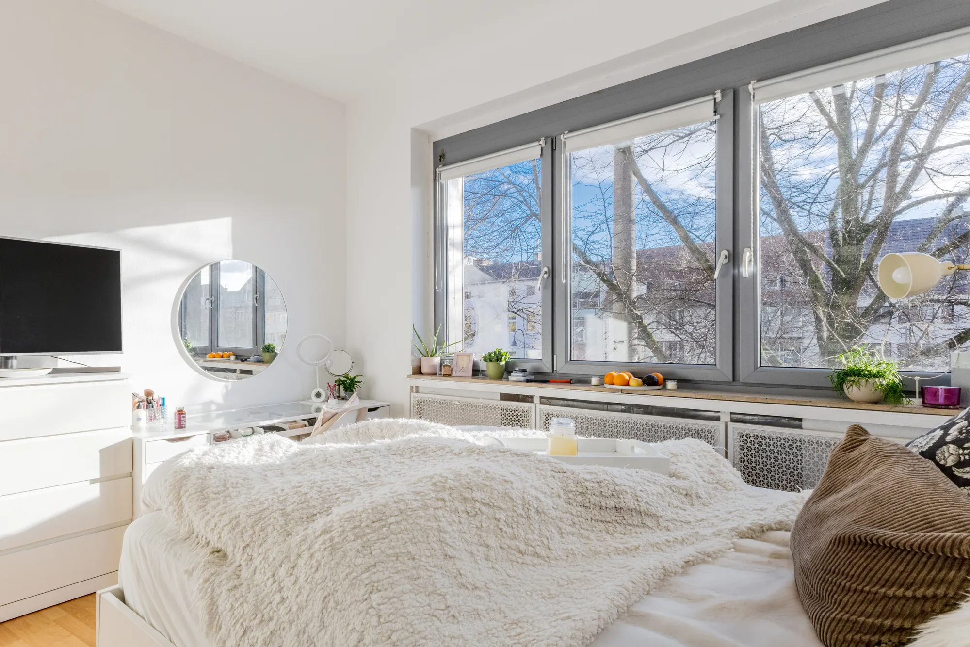 Wohn- und Geschäftshaus in prägnanter Lage und freier Wohnung in Braunsfeld