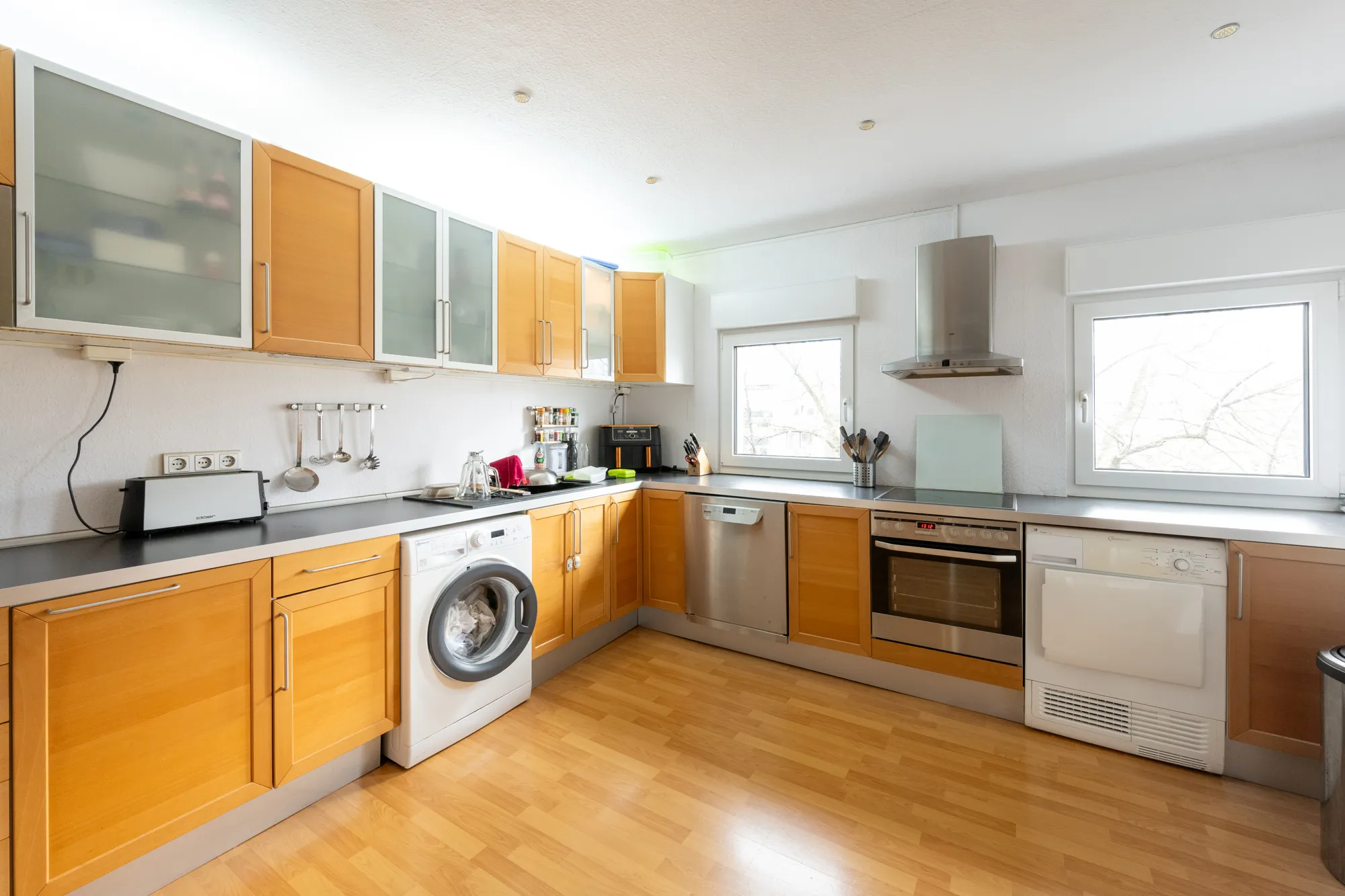 Wohn- und Geschäftshaus in prägnanter Lage und freier Wohnung in Braunsfeld