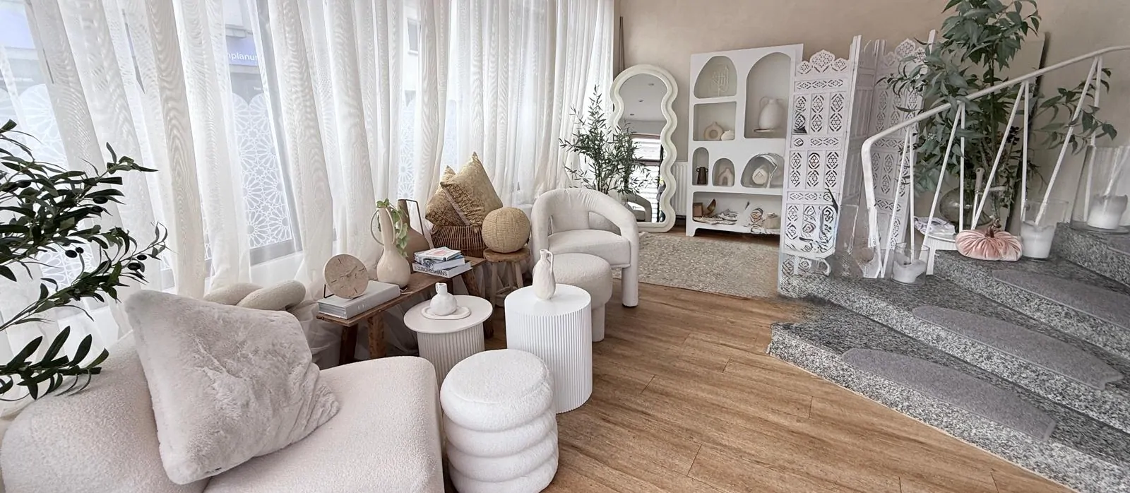 Wohn- und Geschäftshaus in prägnanter Lage und freier Wohnung in Braunsfeld