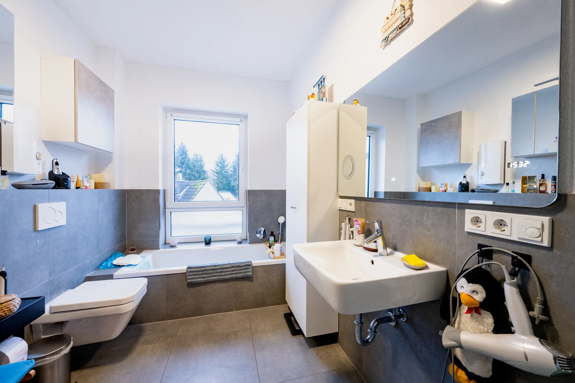 Modernes Mehrfamilienhaus (BJ 2020) in Bergheim-Glessen – Energieeffizienz A+ mit Aufzug & PV-Anlage