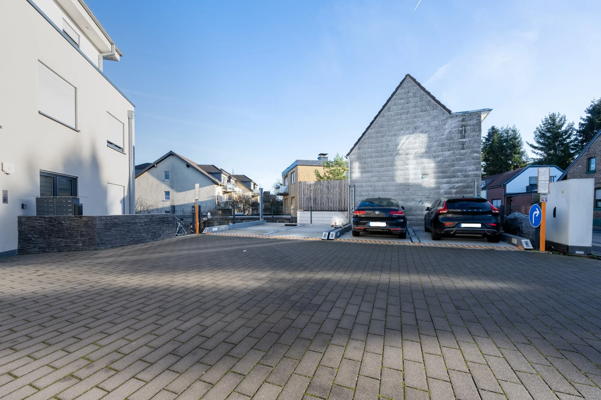 Modernes Mehrfamilienhaus (BJ 2020) in Bergheim-Glessen – Energieeffizienz A+ mit Aufzug & PV-Anlage