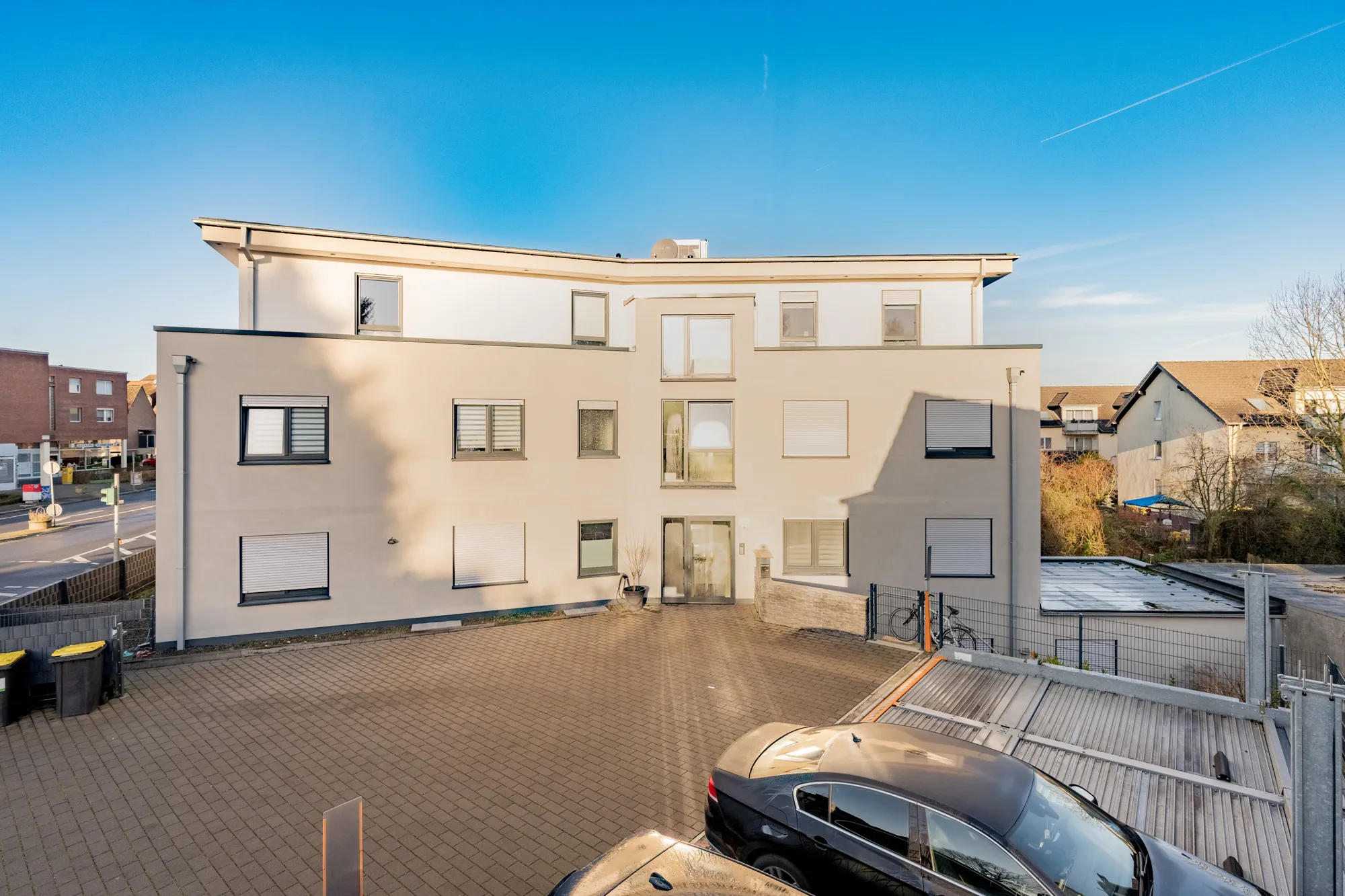 Modernes Mehrfamilienhaus (BJ 2020) in Bergheim-Glessen – Energieeffizienz A+ mit Aufzug & PV-Anlage