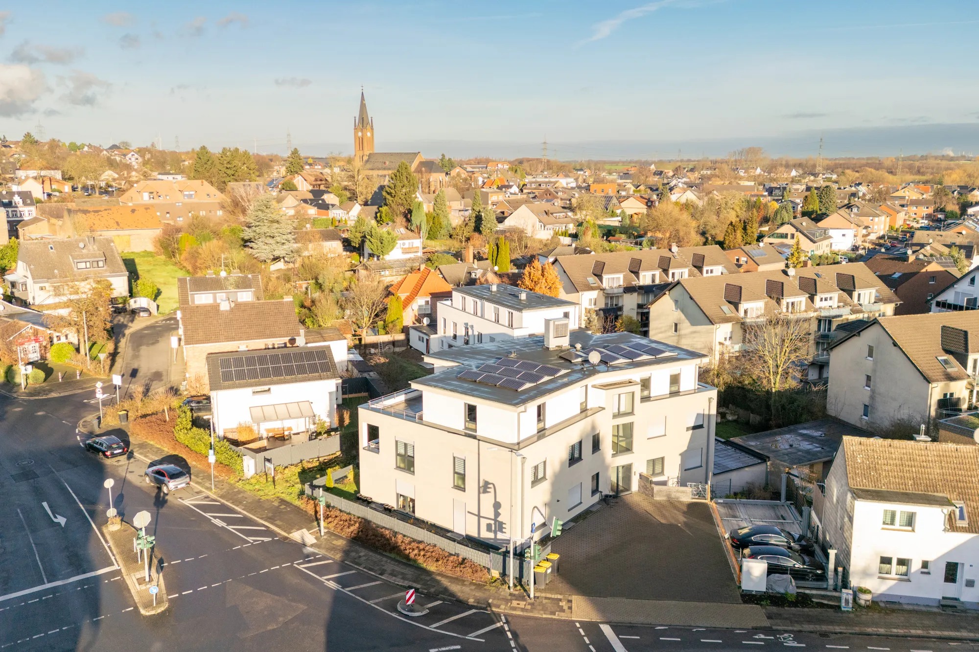Modernes Mehrfamilienhaus (BJ 2020) in Bergheim-Glessen – Energieeffizienz A+ mit Aufzug & PV-Anlage