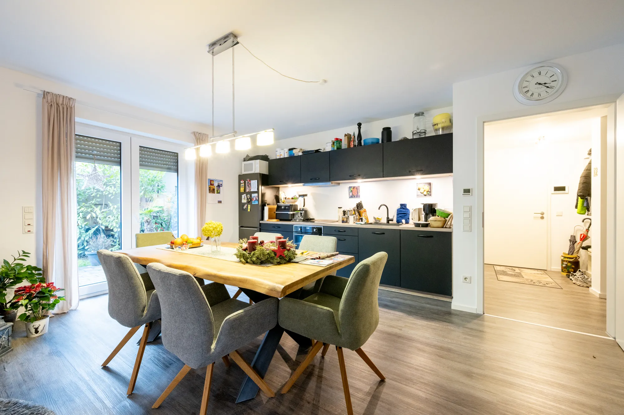 Modernes Mehrfamilienhaus (BJ 2020) in Bergheim-Glessen – Energieeffizienz A+ mit Aufzug & PV-Anlage