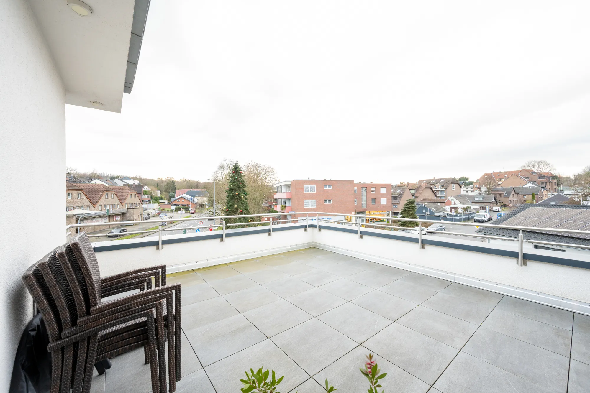 Modernes Mehrfamilienhaus (BJ 2020) in Bergheim-Glessen – Energieeffizienz A+ mit Aufzug & PV-Anlage