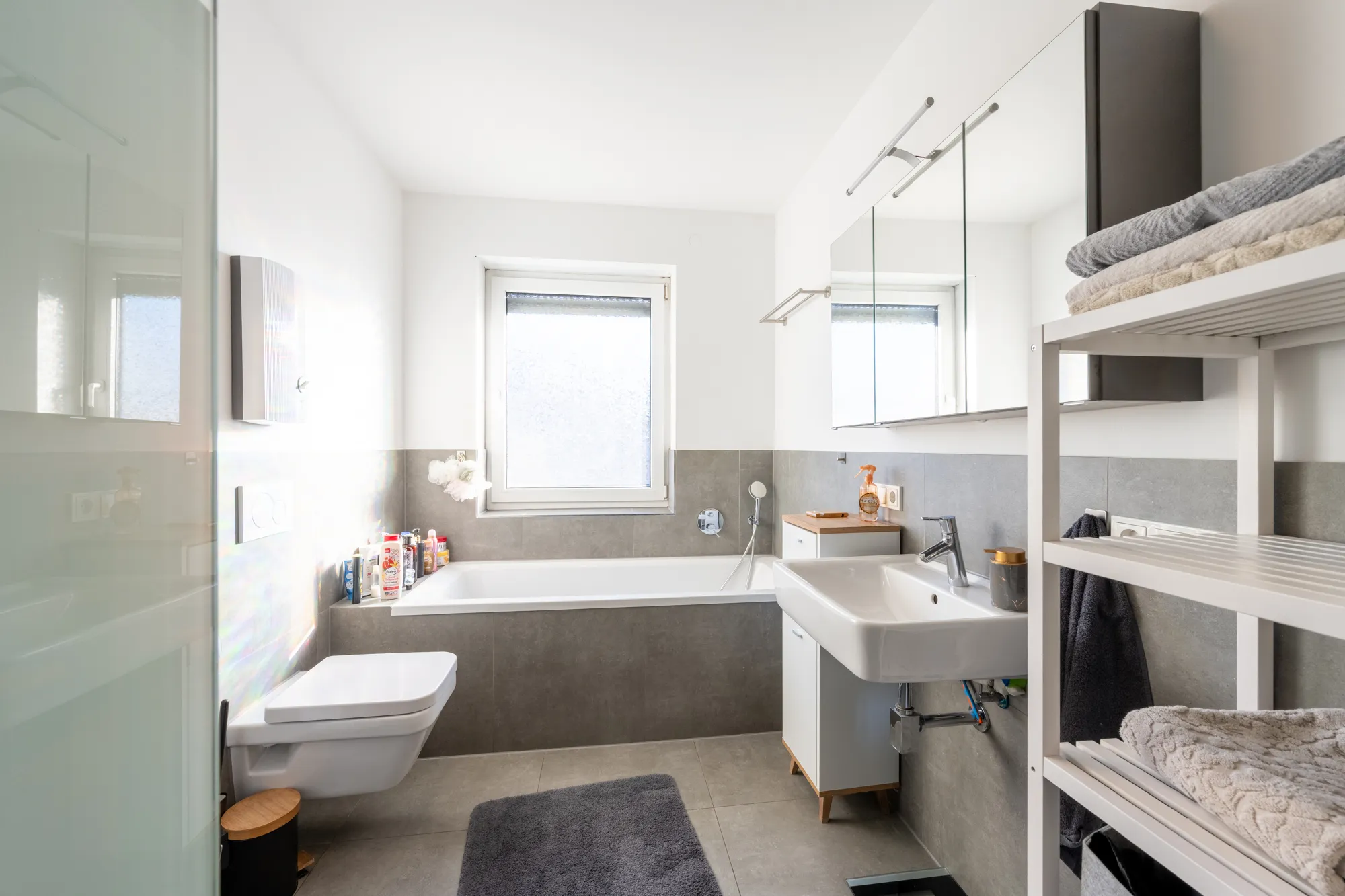 Modernes Mehrfamilienhaus (BJ 2020) in Bergheim-Glessen – Energieeffizienz A+ mit Aufzug & PV-Anlage