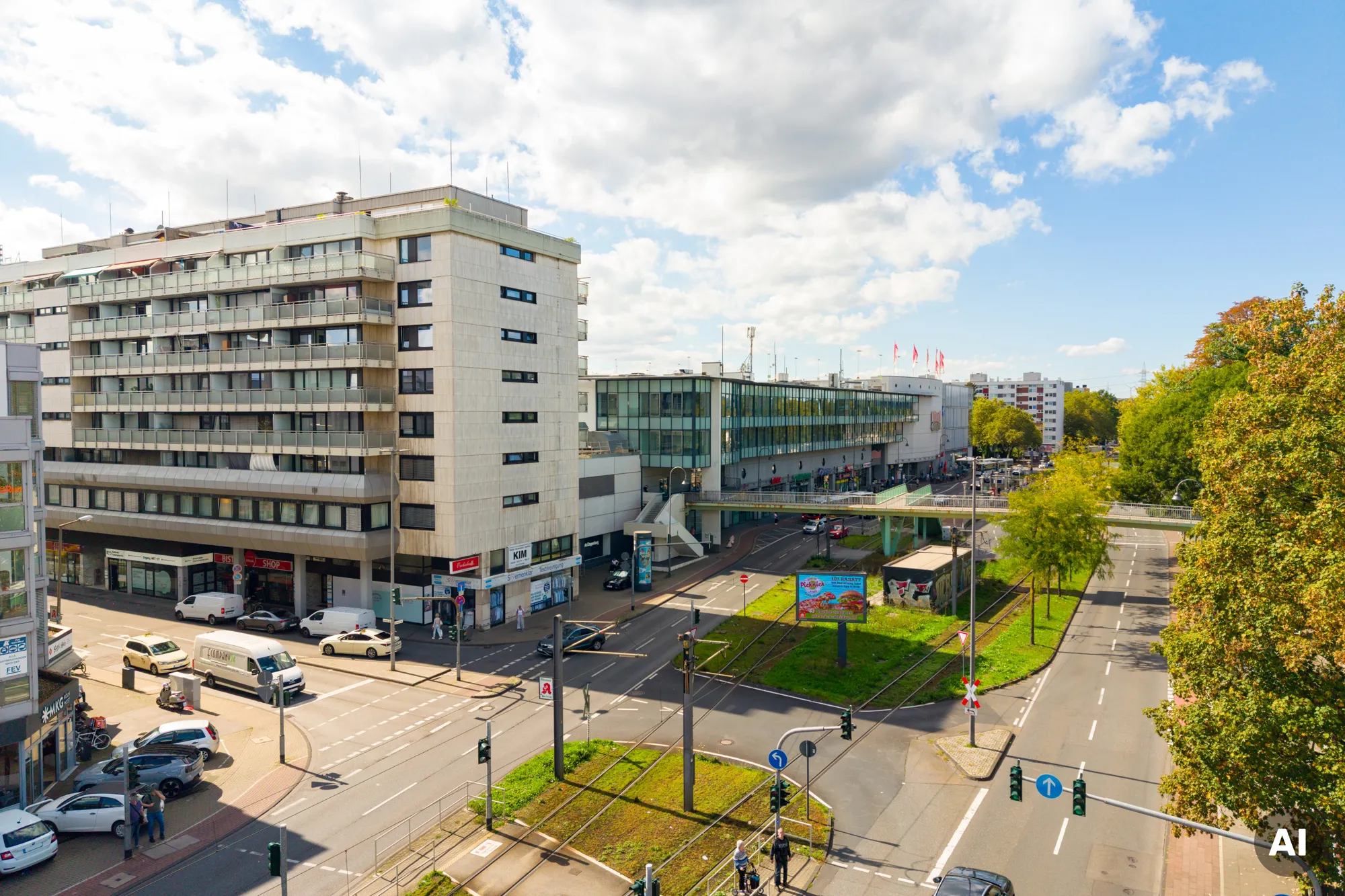 Direkt am Rhein-Center: Vermietetes Ladenlokal in attraktiver Ecklage