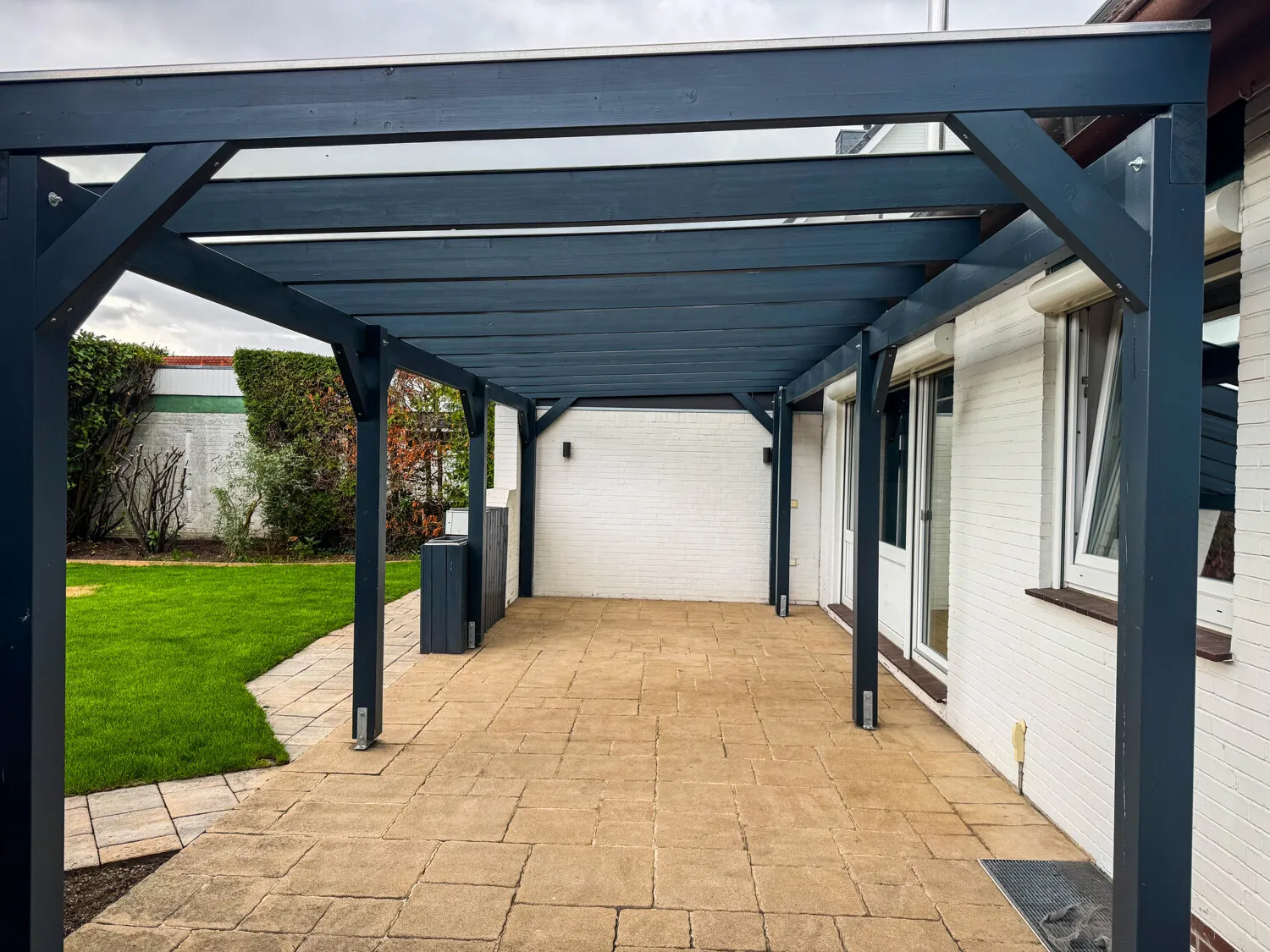 Eigene überdachte Terrasse