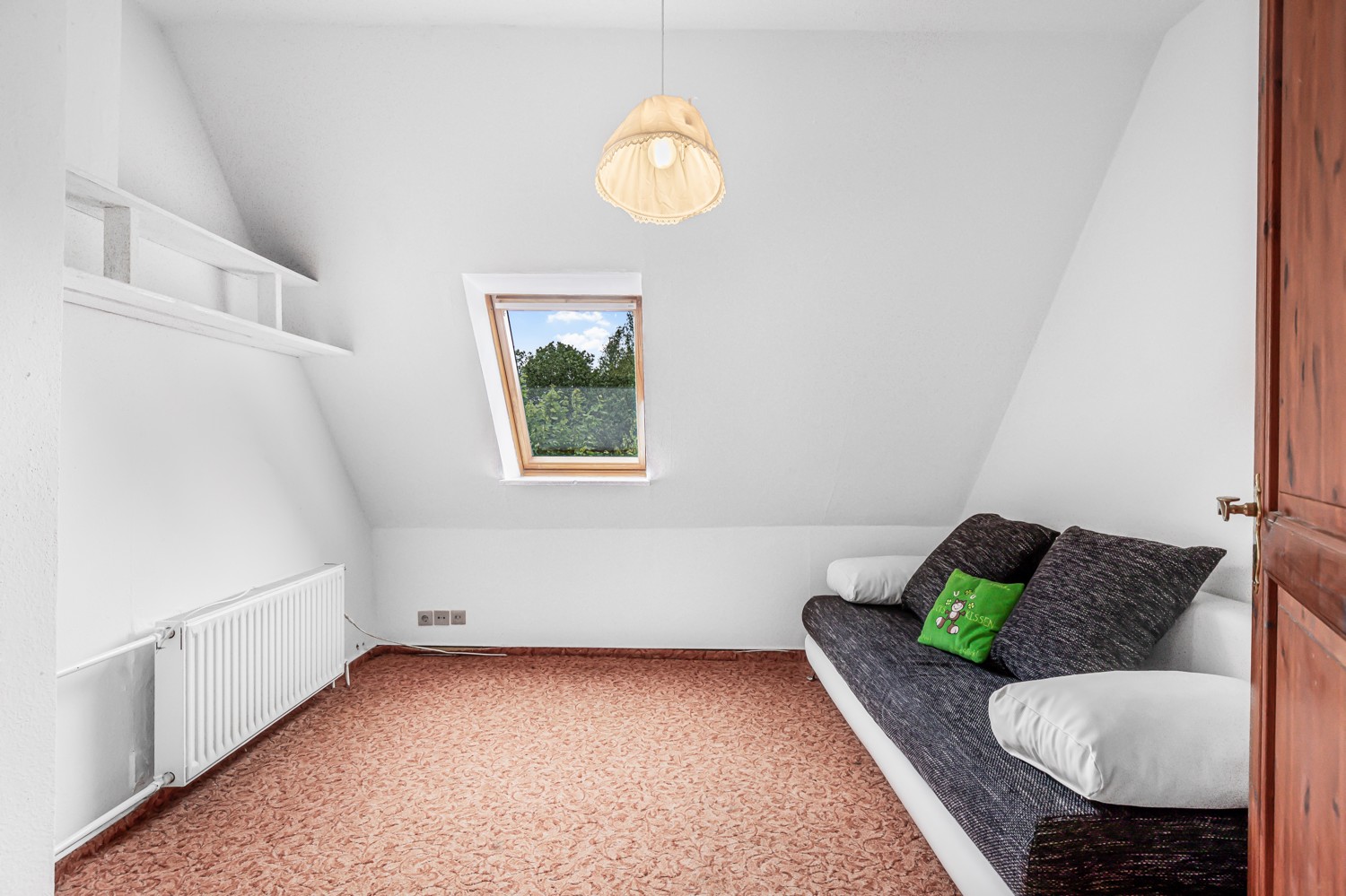 Halbes Zimmer II im Dachgeschoss