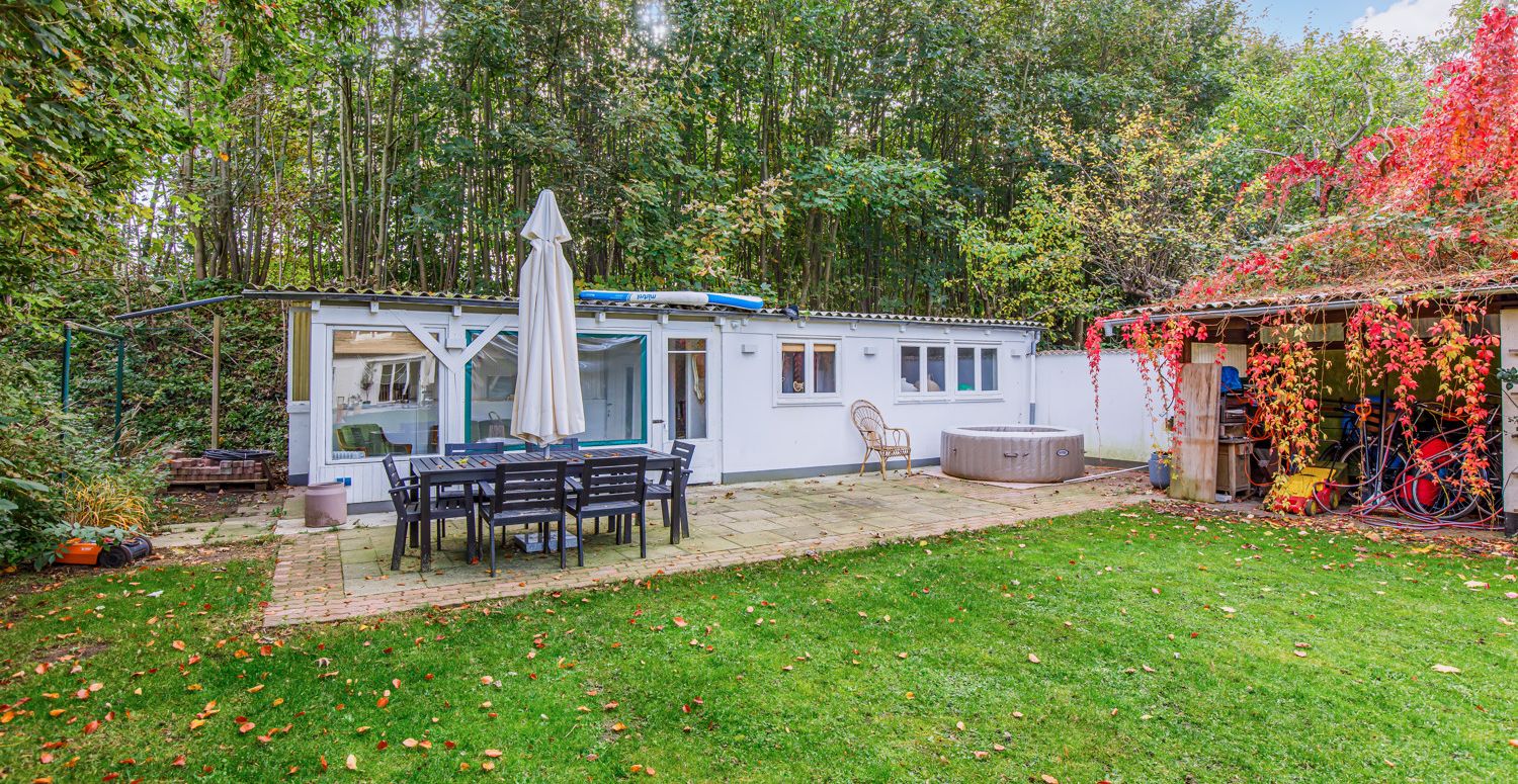 Gartenhaus mit Terrasse
