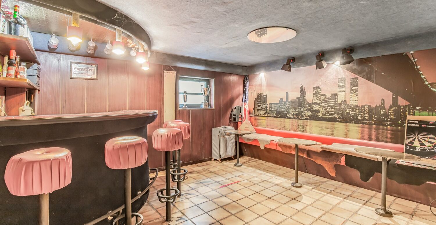 Partyraum im Keller
