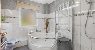 von_poll_real_estate_property_25053101_image_11