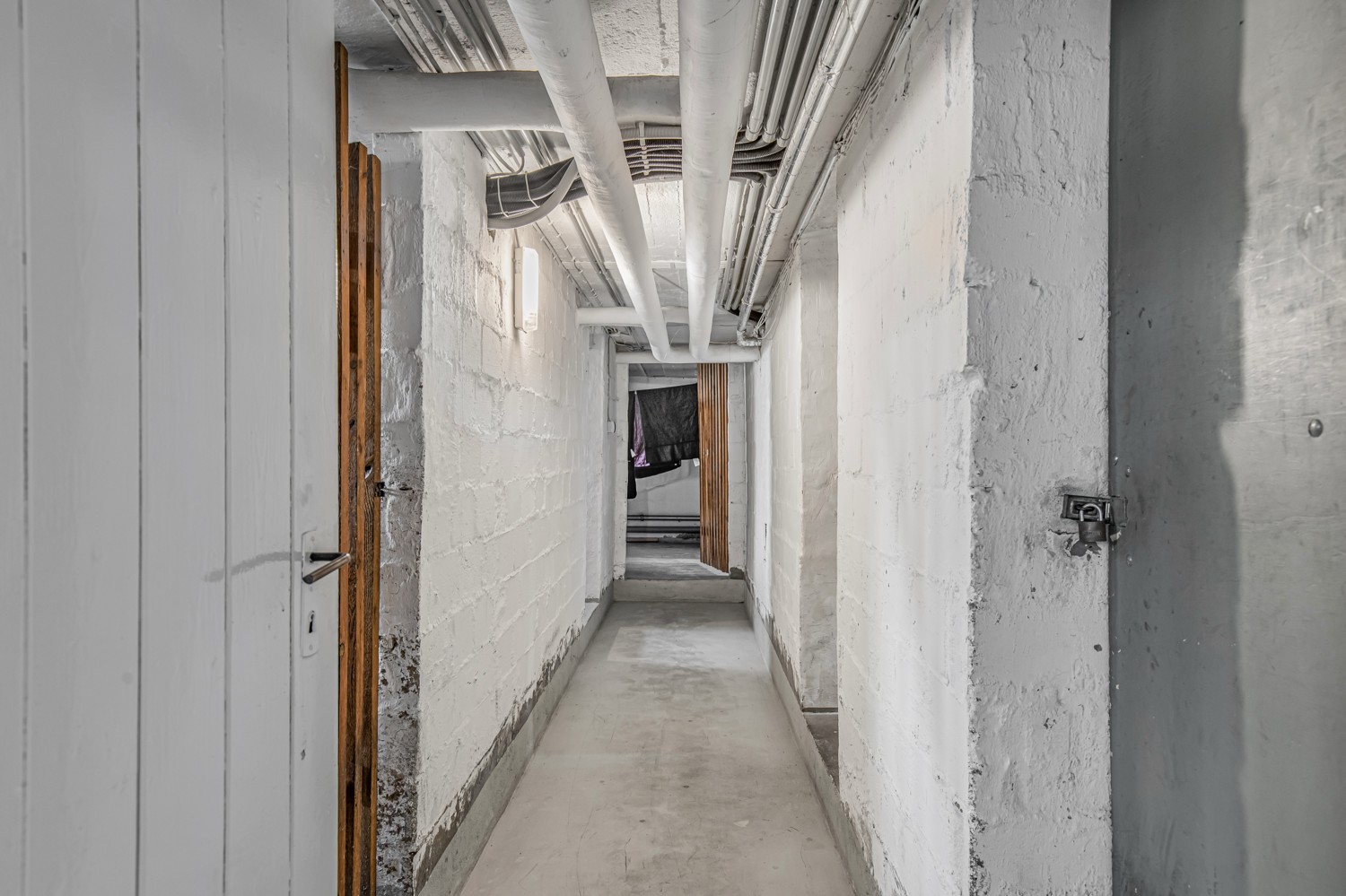 Gemeinschaftlicher Flur im Keller