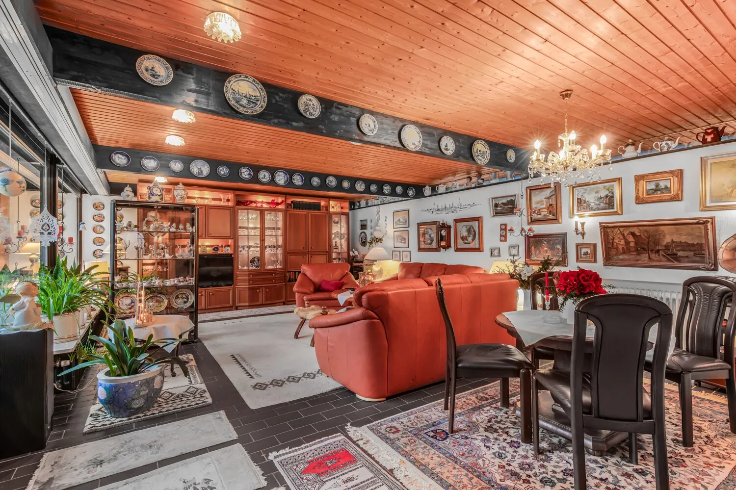 Wohn- und Esszimmer im Erdgeschoss (Ansicht I)