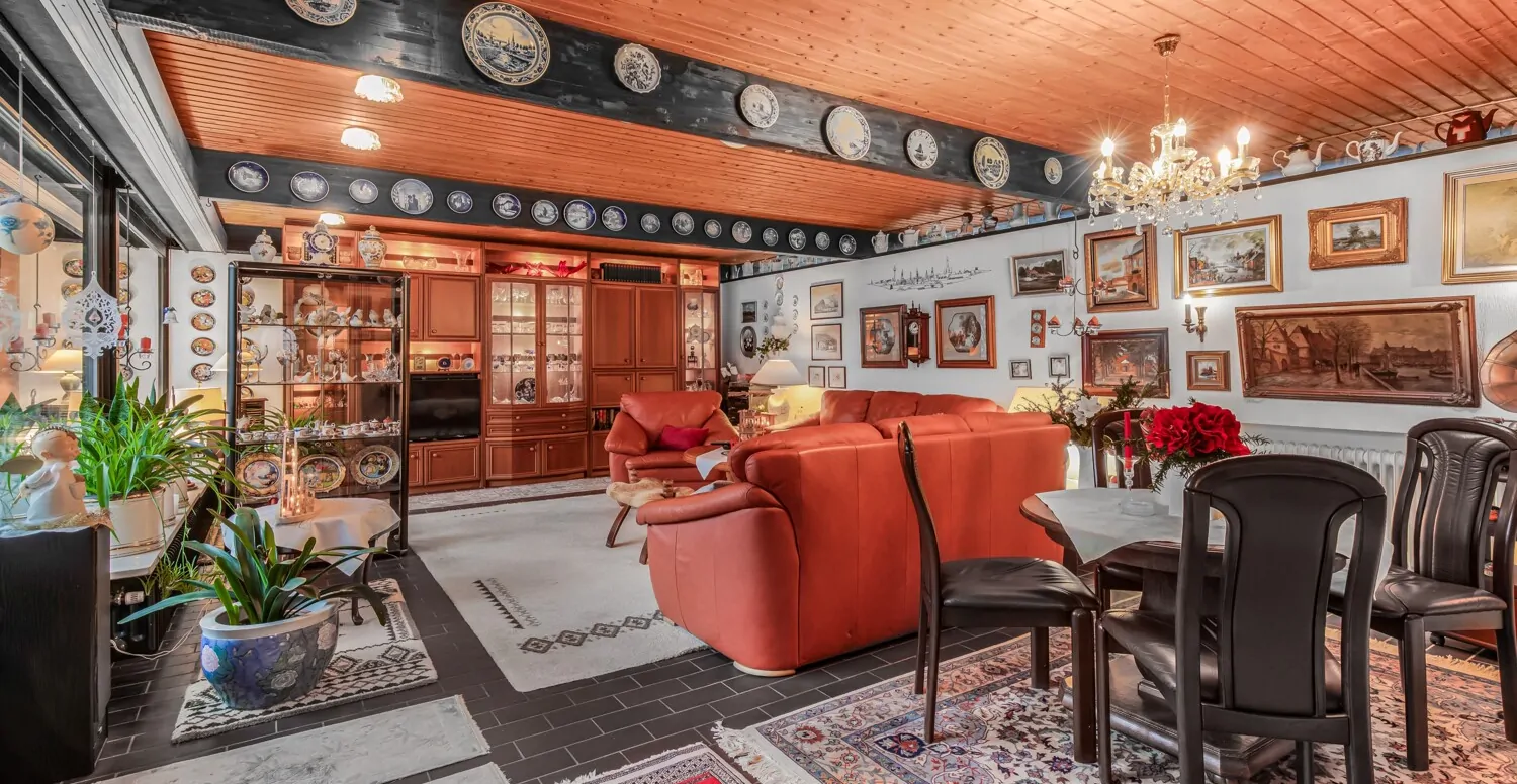 Wohn- und Esszimmer im Erdgeschoss (Ansicht I)