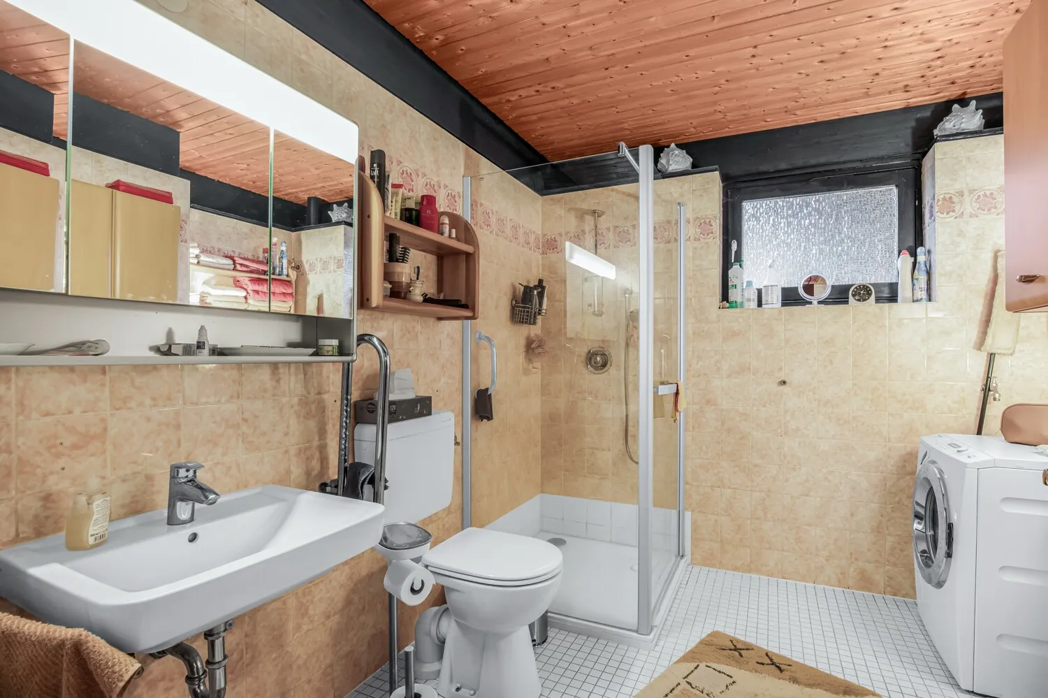 Duschbad im Erdgeschoss