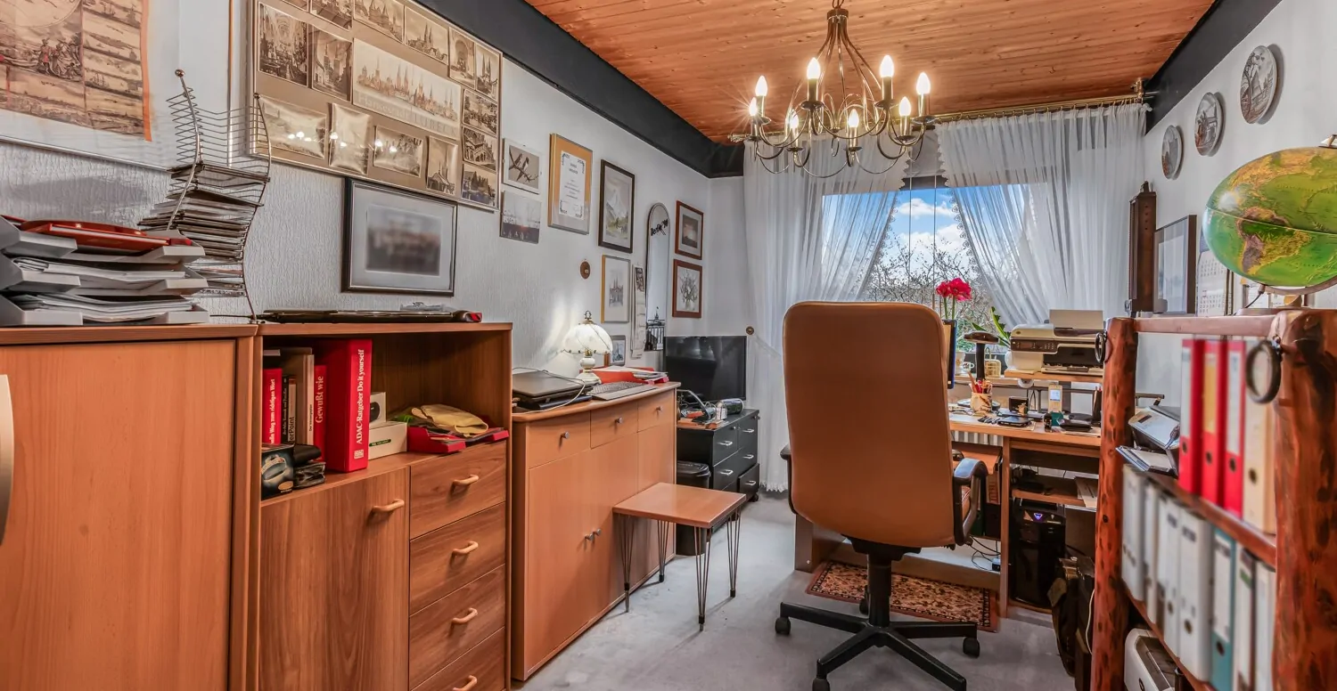 Arbeitszimmer im Erdgeschoss
