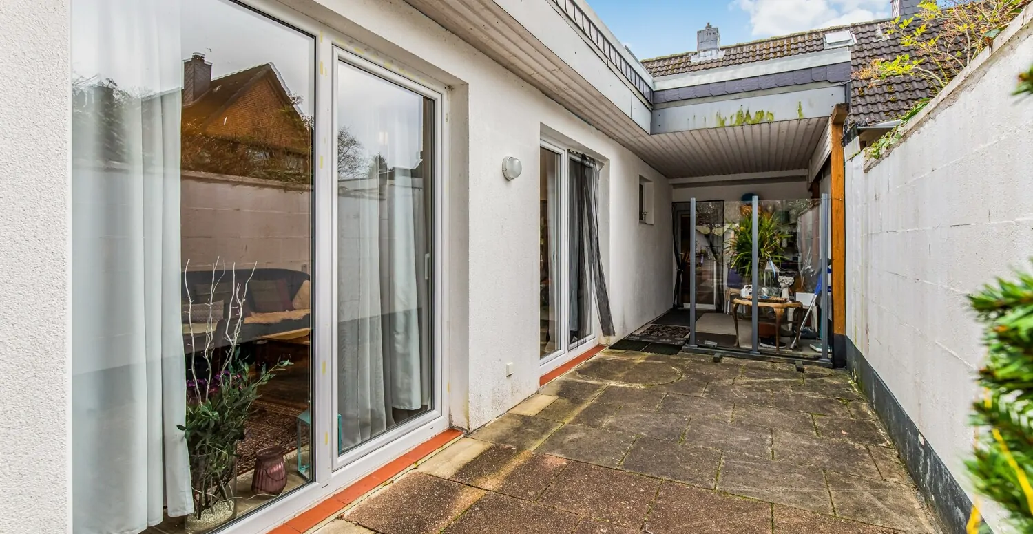 Terrasse und überdachte Terrasse