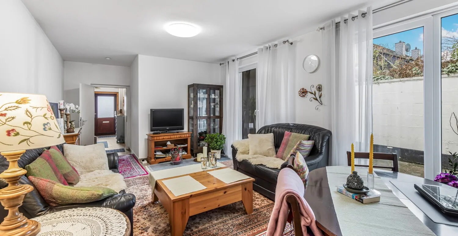 Wohn- und Esszimmer im Erdgeschoss (Ansicht I)