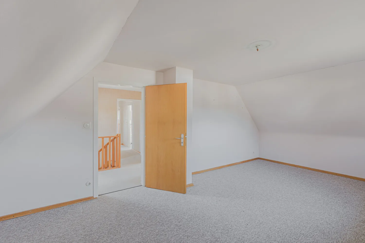 Wohnzimmer im DG oder Schlafzimmer III