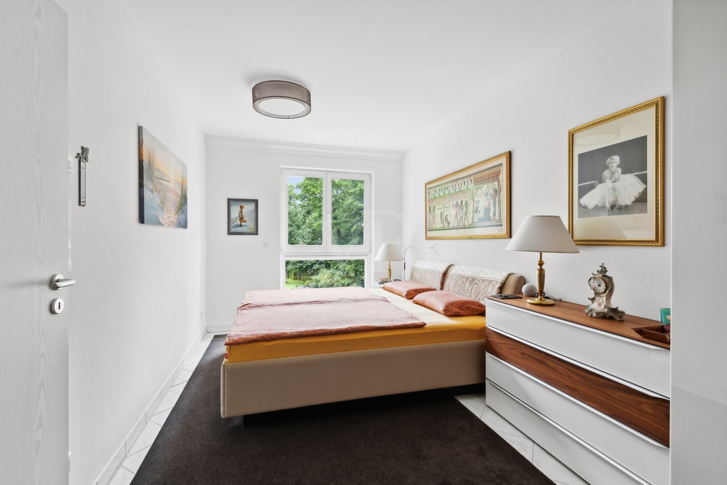 Schlafzimmer mit Ankleide
