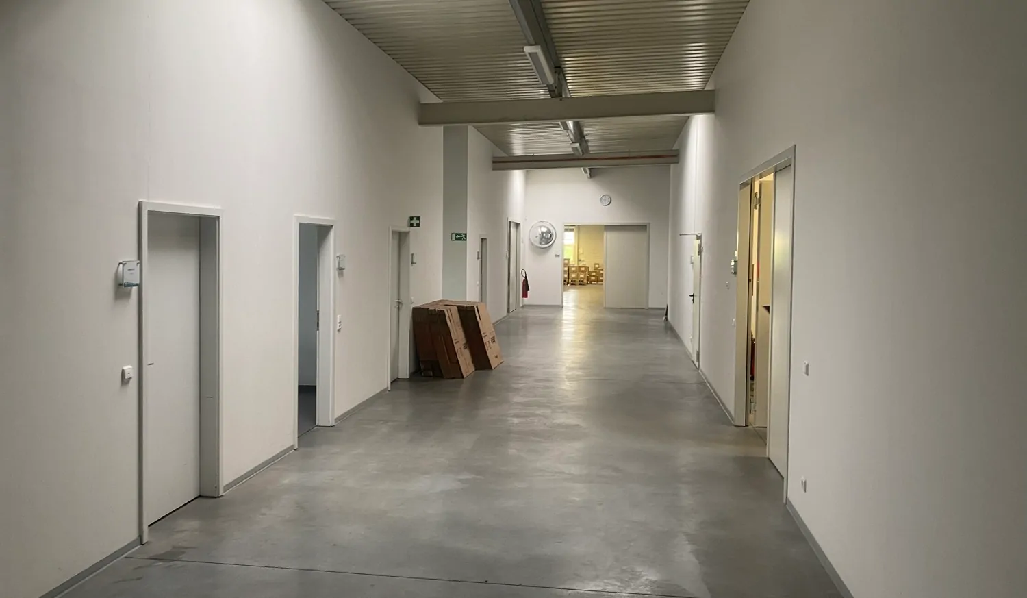 Zugang Produktionshalle.jpg