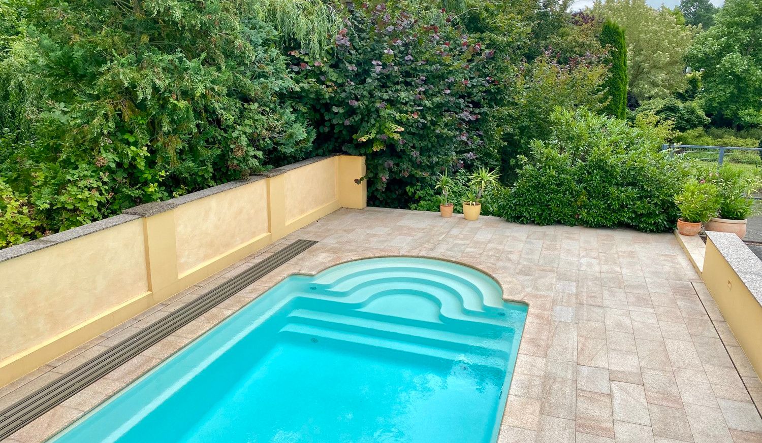 Salzwasserpool