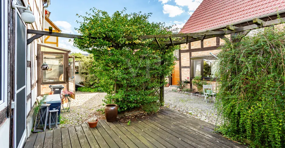 Terrasse am Haus im Innenhof