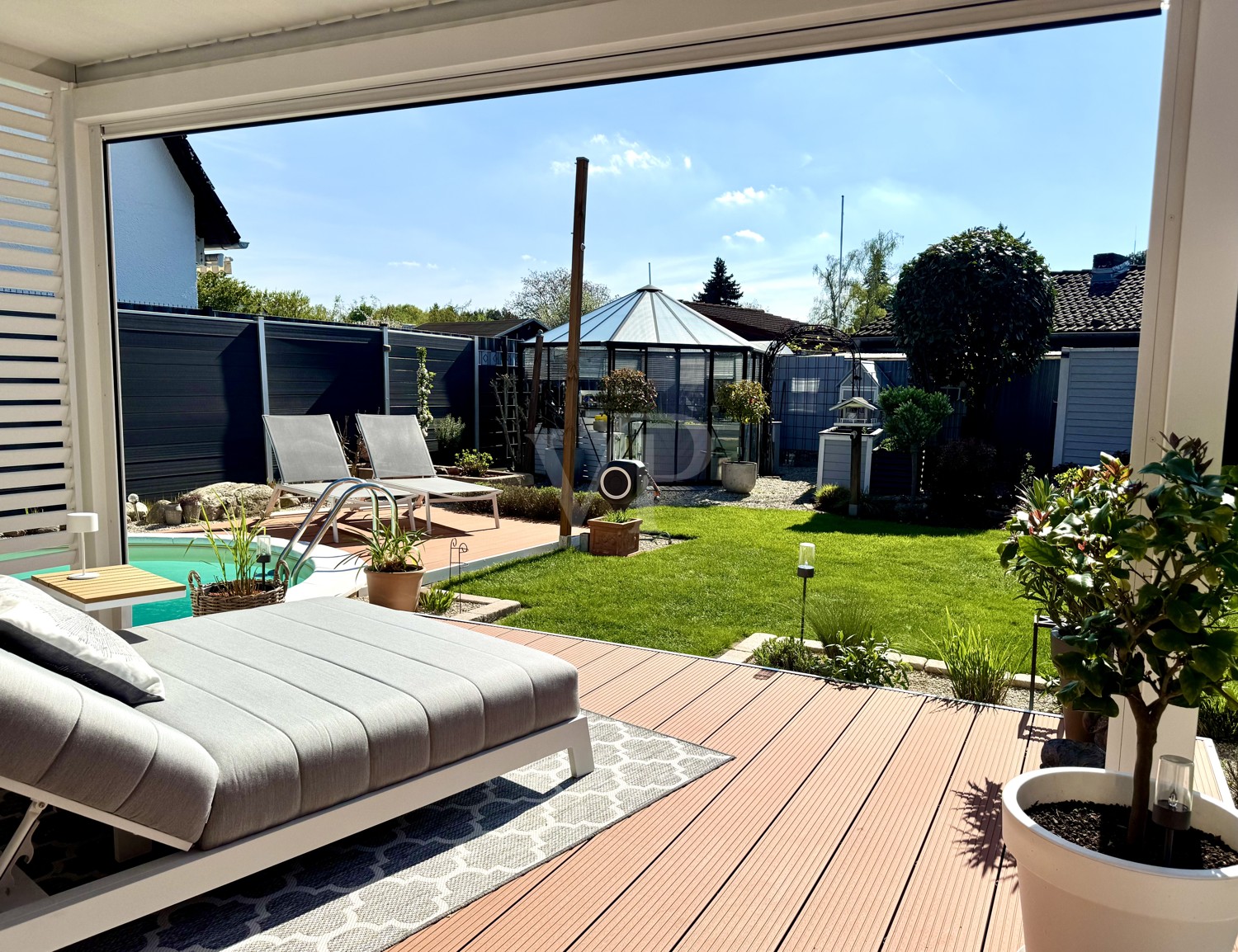 Terrasse am Pool