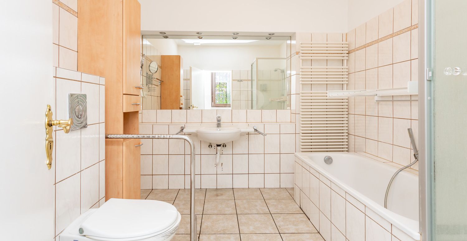 Badezimmer im Erdgeschoss