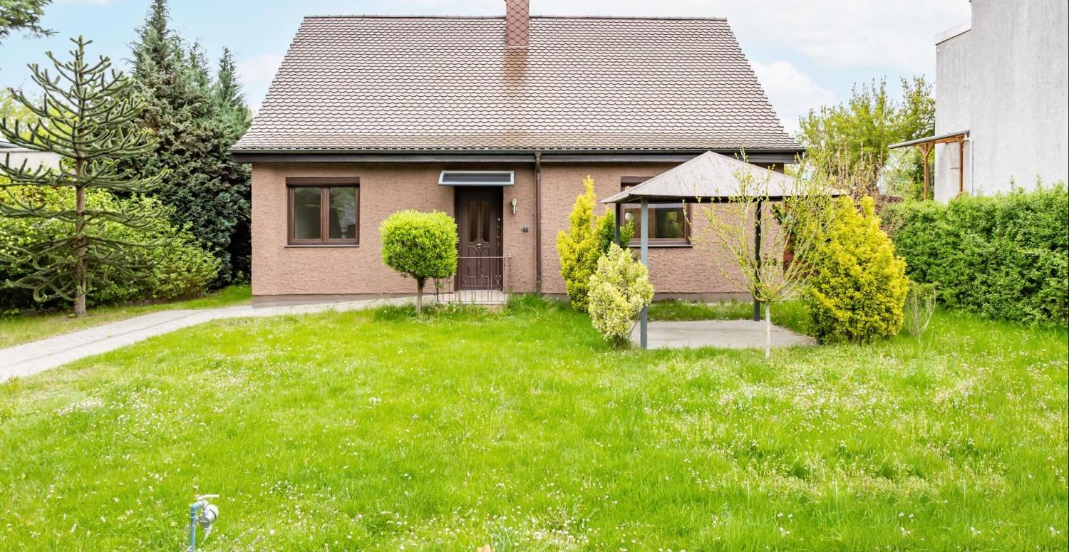 Sonniges Grundstück im Blumenviertel mit Einfamilienhaus und großzügigen Bebauungsmöglichkeiten
