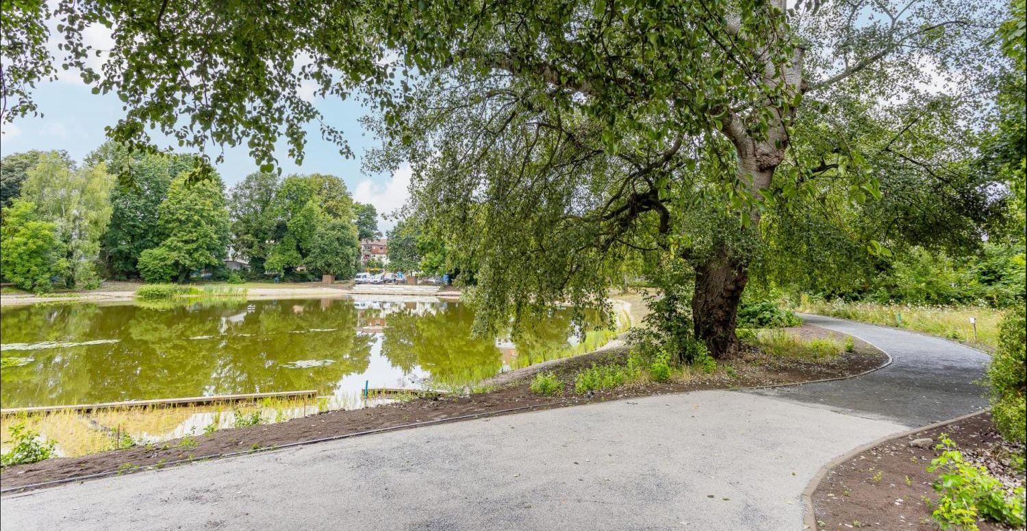 Seltene Gelegenheit mit Blick auf den See, traumhafte Dachgeschosswohnung mit umlaufender Terrasse