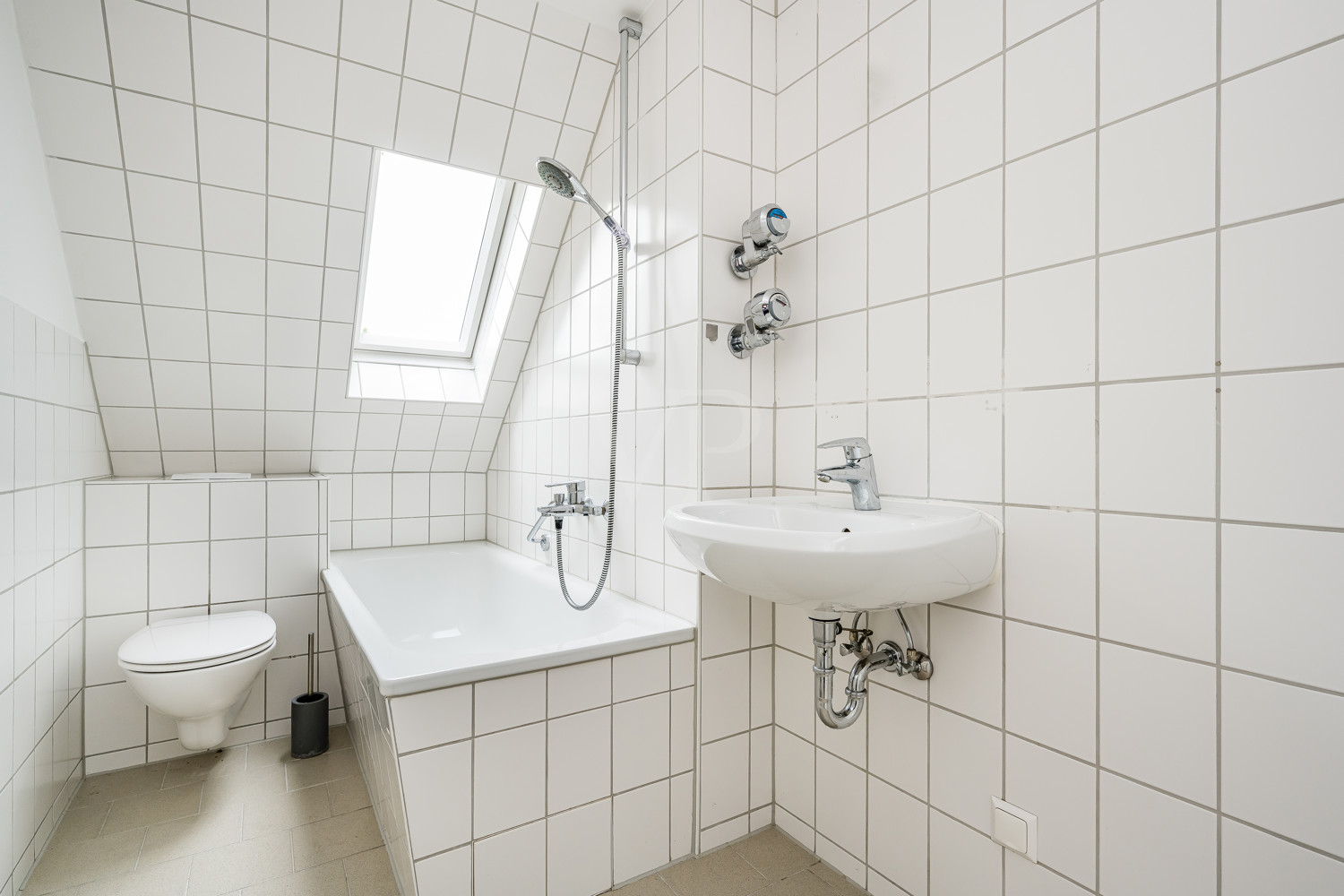 Badezimmer im Dachgeschoss
