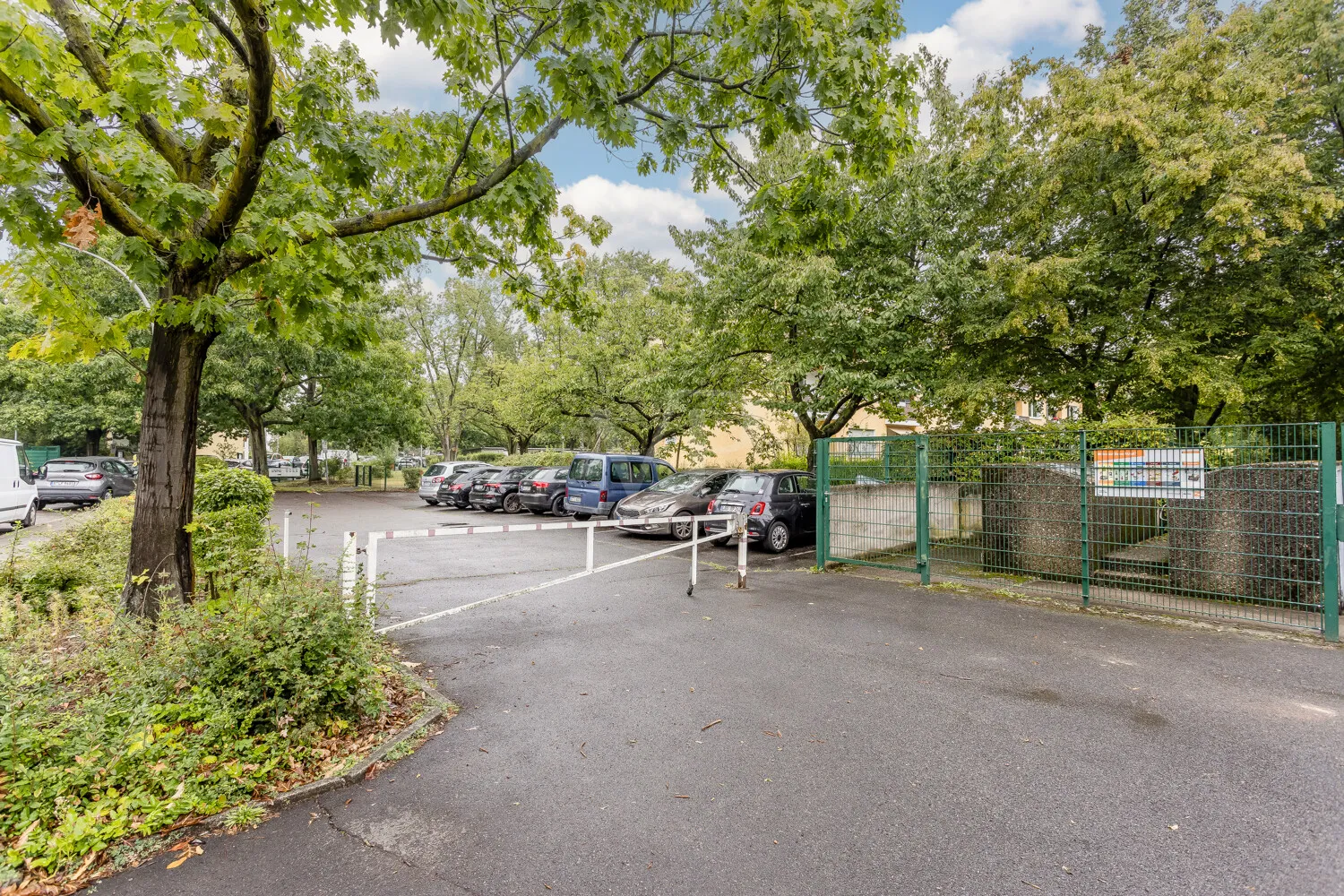 Parkflächen am Haus