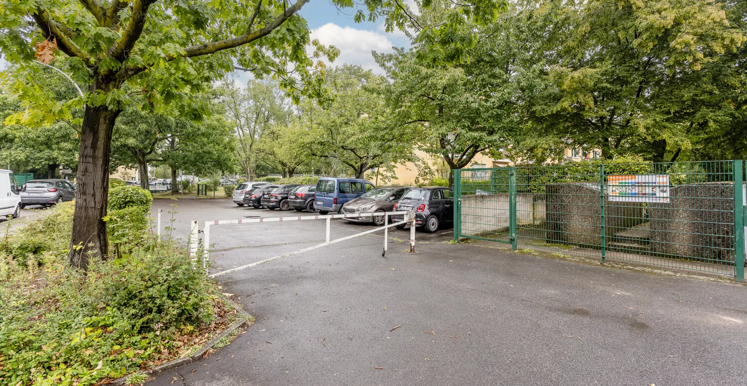 Parkflächen am Haus