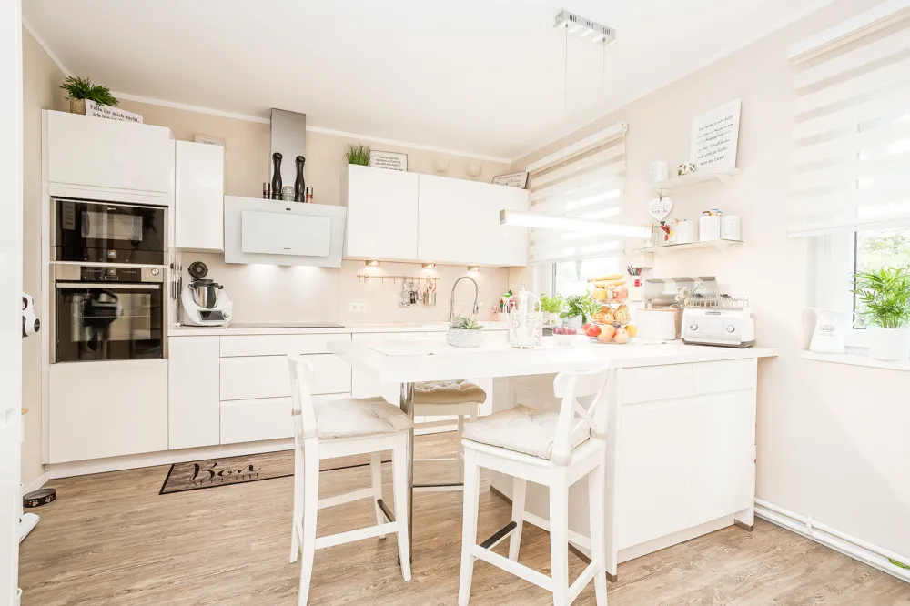 offene Wohnküche im Obergeschoss