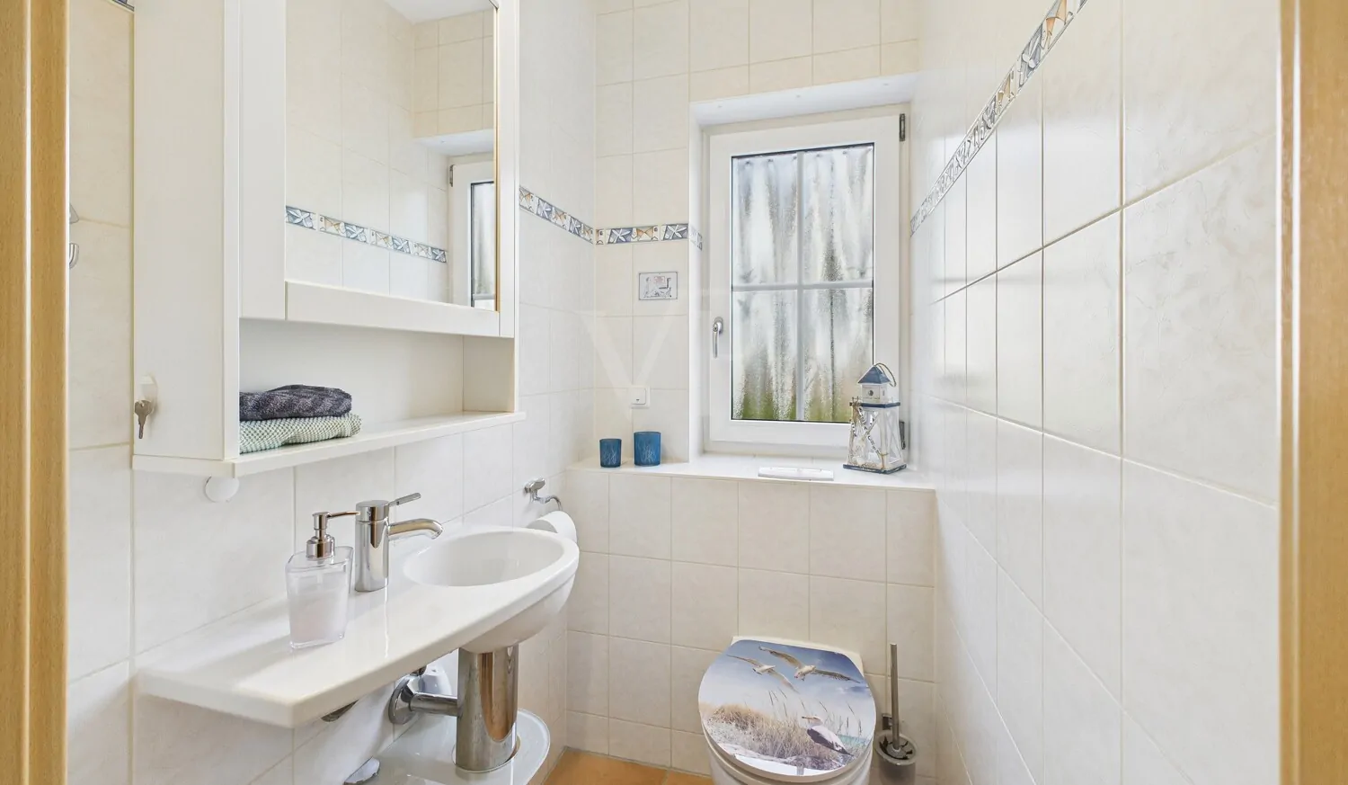 Gäste WC mit Fenster im EG