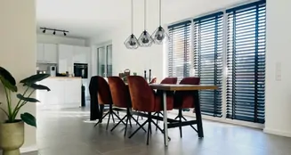 von_poll_real_estate_property_25423026_image_0